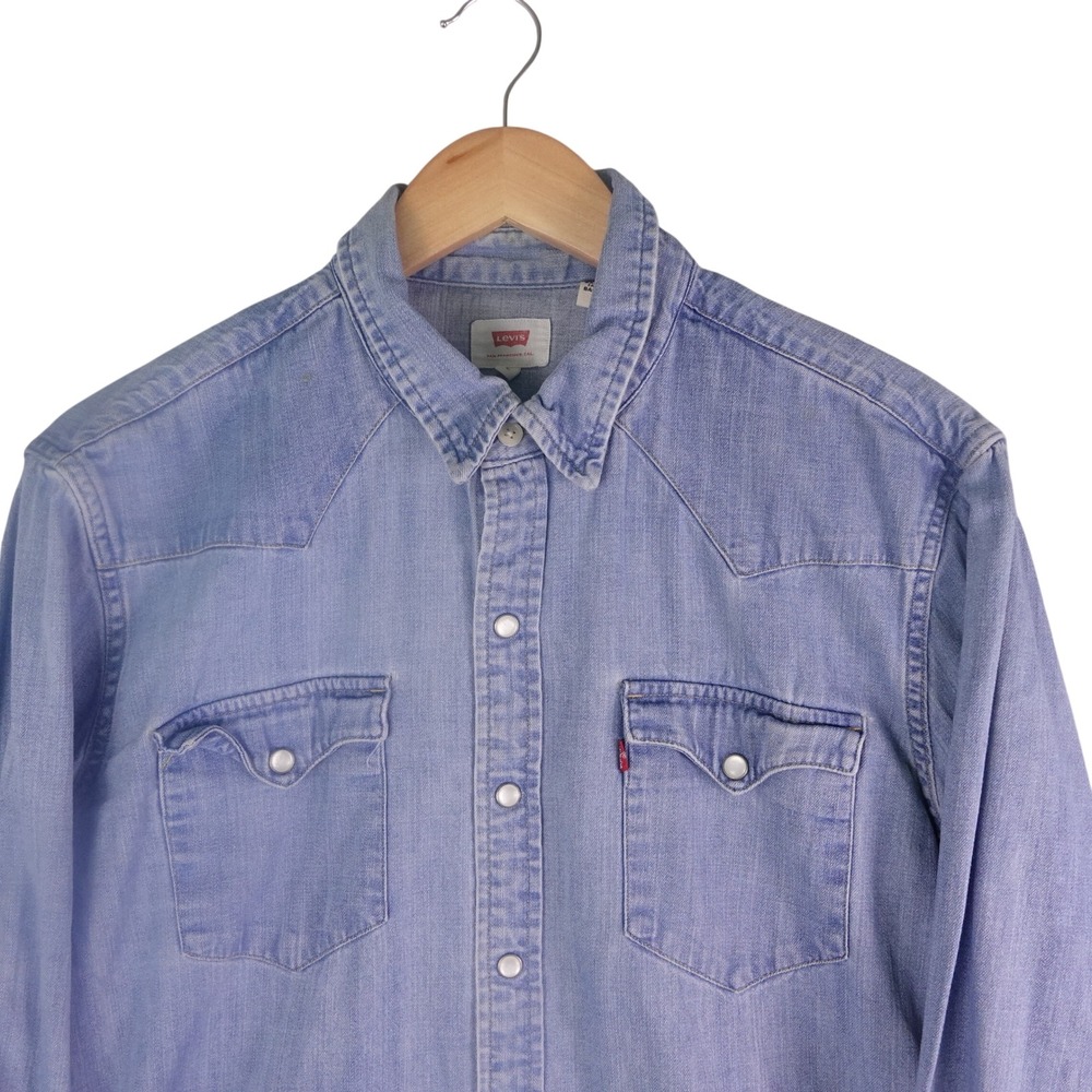 Levis Denim Western Shirt Womens Large Light Wash Blue Pearl Snap‎ Long Sleeve L